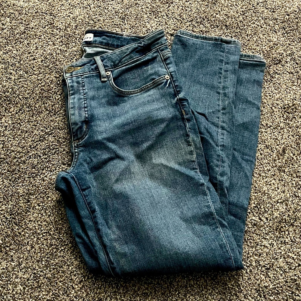 LOFT Medium Wash Curvy Skinny Crop